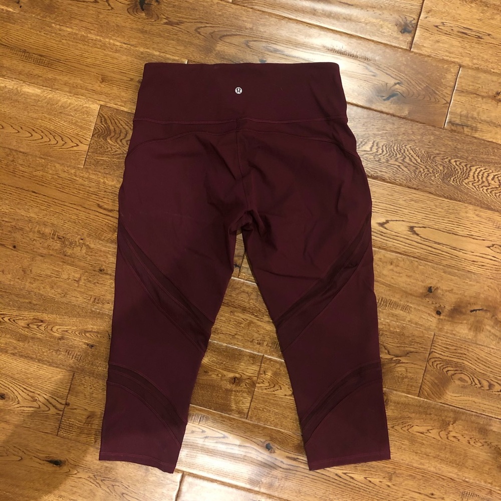 Lululemon Wunder Under crop leggings with mesh